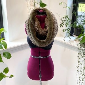 Thick luxurious wrap scarp